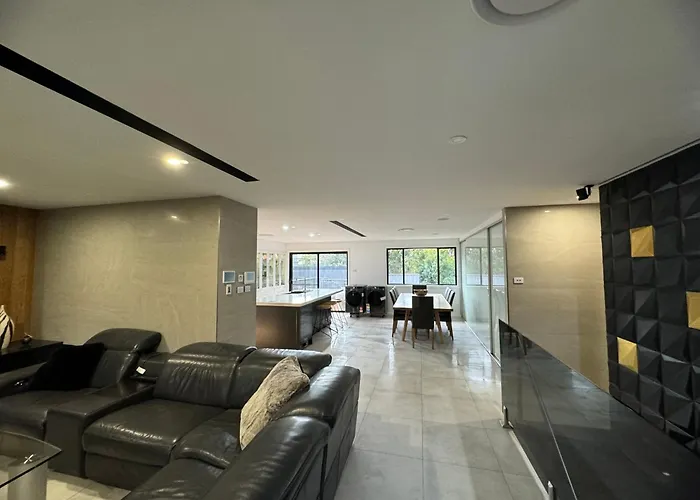 Cockatoo Retreat
